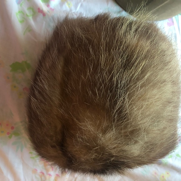 Vintage Dobb’s fifth Avenue hat & AE Burkhat fox fur muff in original boxes. - Picture 5 of 14